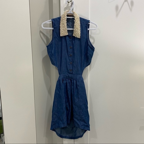 💙 Urban Outfitters Jean Dress with Pearled Collar​​​​​ - Picture 1 of 5